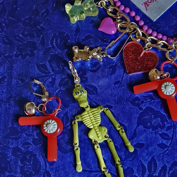 🍳👠100% Betsey Earrings & Bracelet SET RARE Skeleton Egg Blow Dryer NWT & NWOT - Picture 8 of 13